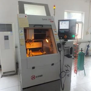 Máquina de grabado CNC