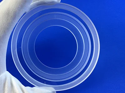 Piezas de cuarzo y vidrio mecanizadas por CNC
